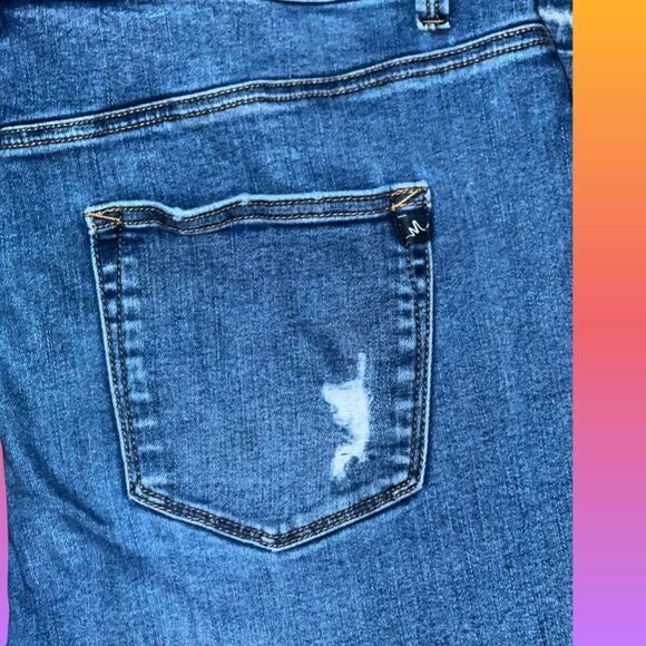 M Jeans by Maurices Hi Rise Distressed Raw Cuff Crop Jeans Size XL 33x28 #20 - Picture 7 of 8